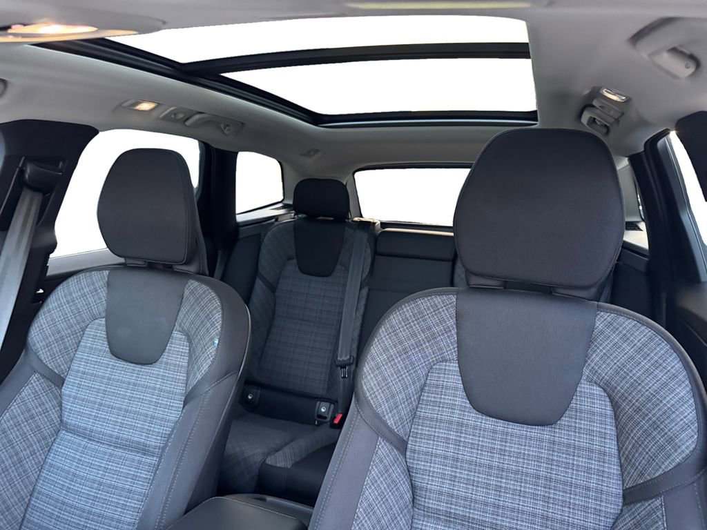 Certified 2023 Volvo XC60 B5 Core image 21