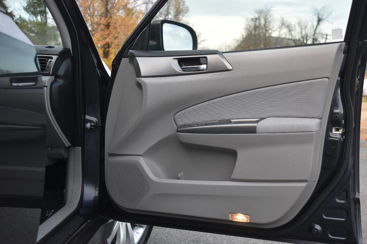 Used 2012 Subaru Forester 2.5X Premium w/ All-Weather Pkg image 9