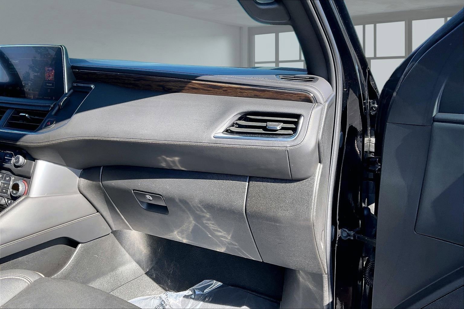 Used 2024 Chevrolet Tahoe Premier AWD/4WD image 27