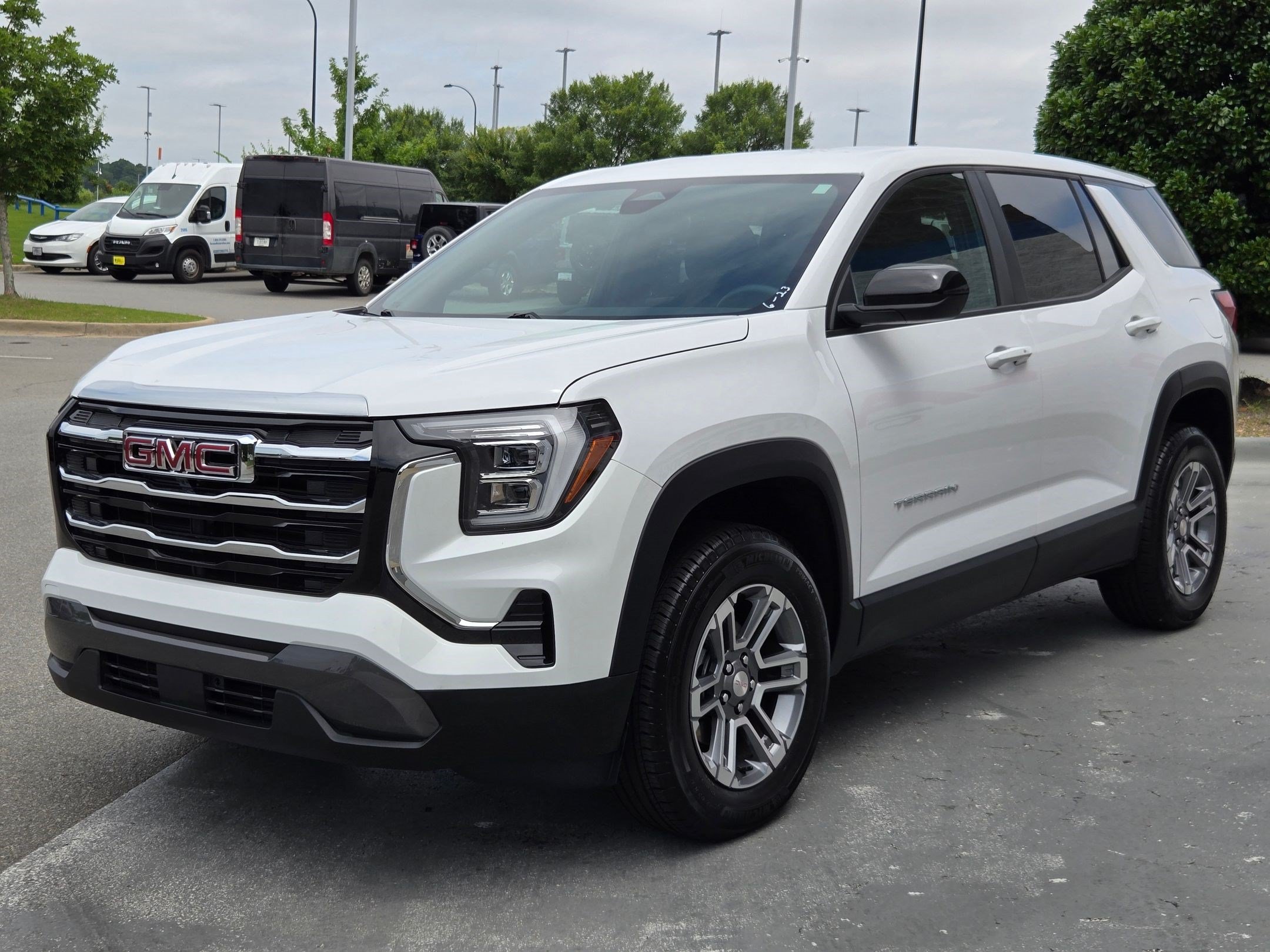 Used 2026 GMC Terrain Elevation FWD image 3