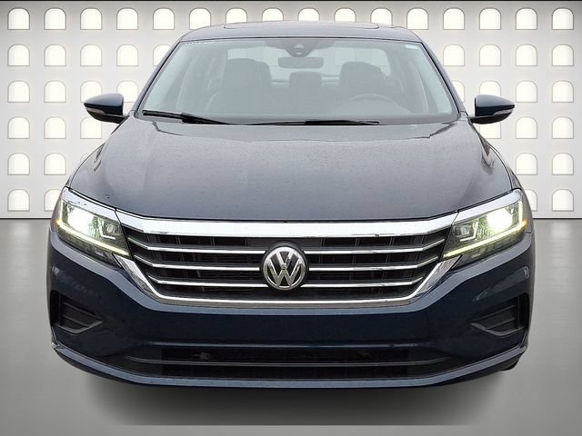 Used 2021 Volkswagen Passat 2.0T SE FWD image 2