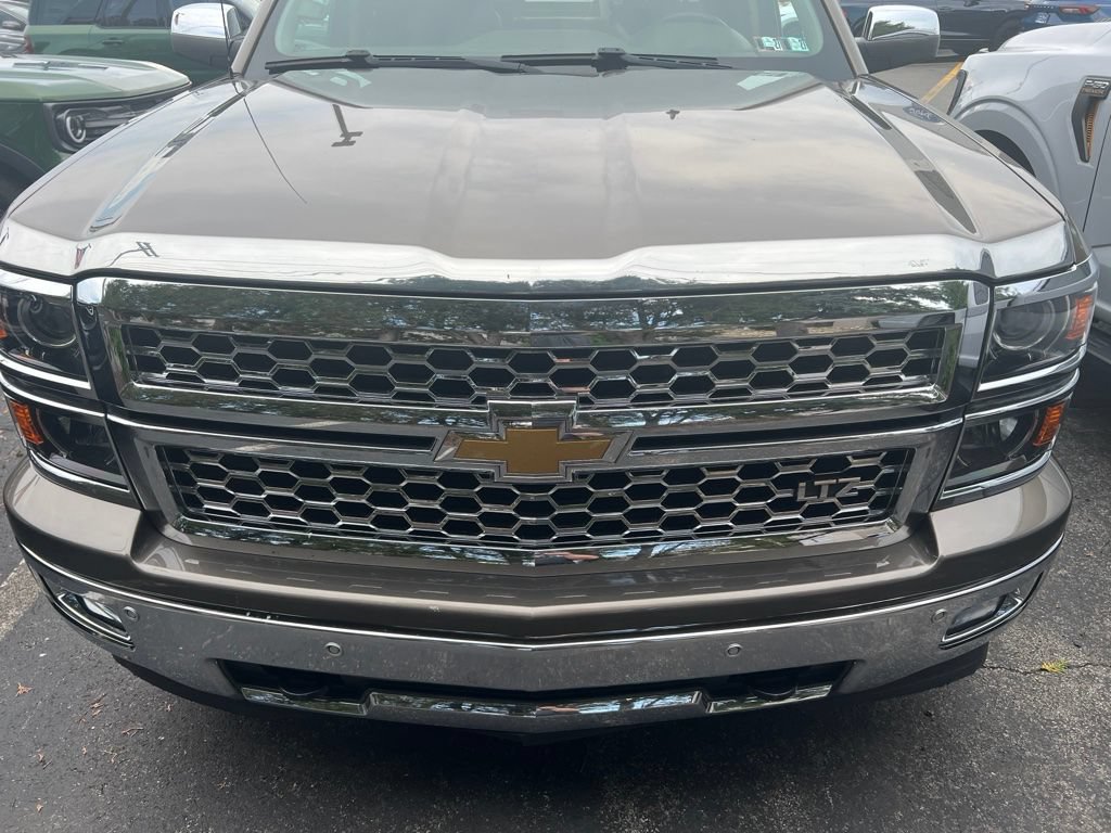 Used 2014 Chevrolet Silverado 1500 LTZ Z71 w/ LTZ Plus Package AWD/4WD image 2