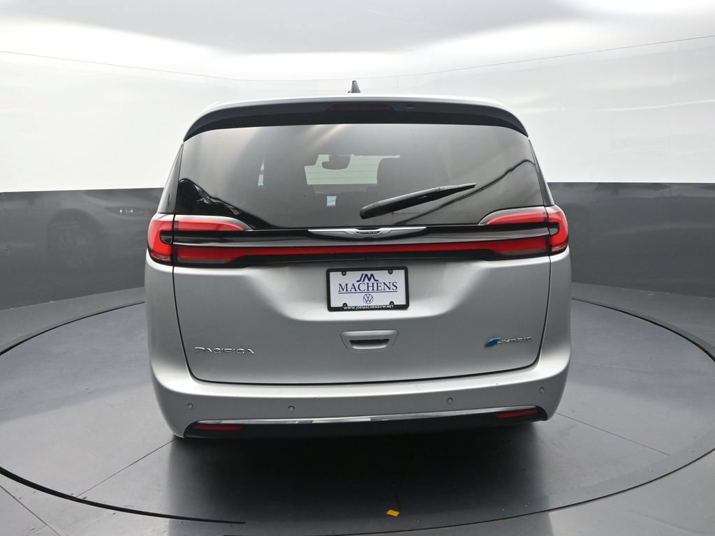 Used 2024 Chrysler Pacifica Limited FWD image 9