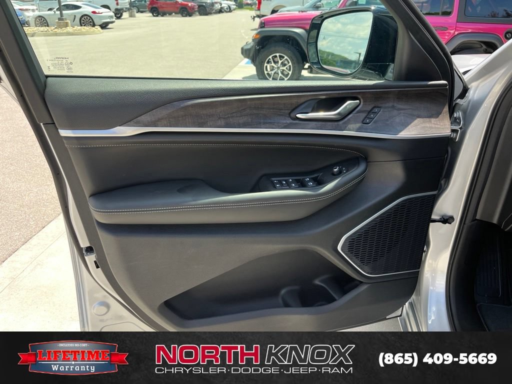 New 2026 Jeep Grand Cherokee L Limited AWD/4WD image 5