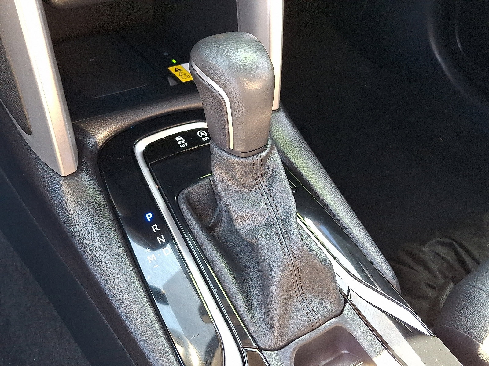 Certified 2022 Toyota Corolla Cross XLE image 16