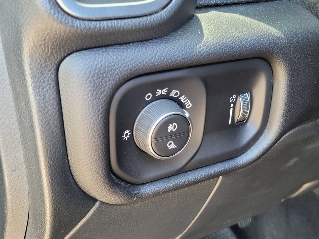 Used 2025 RAM 2500 Big Horn AWD/4WD image 17