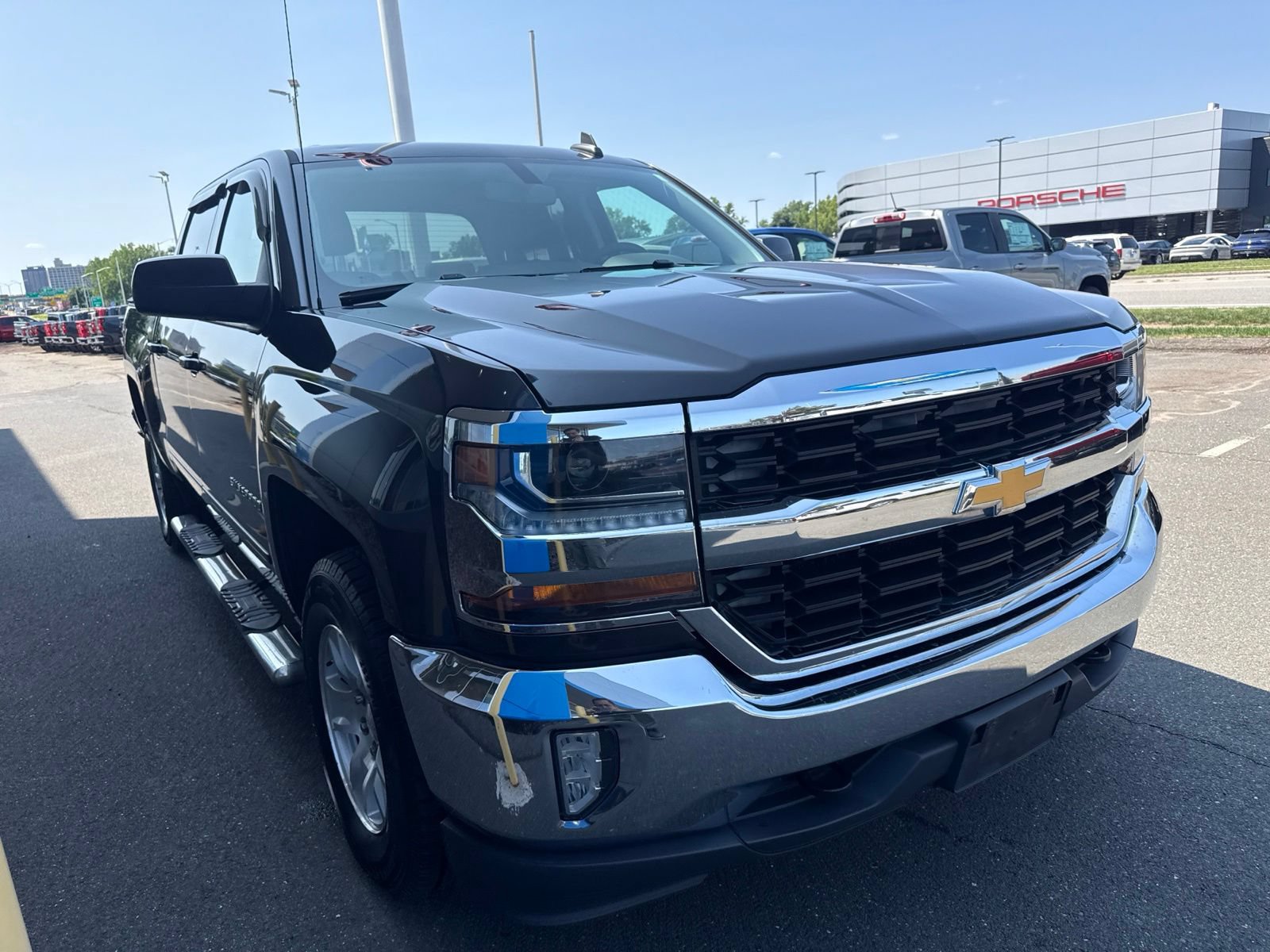 Used 2016 Chevrolet Silverado 1500 LT w/ All Star Edition AWD/4WD image 4