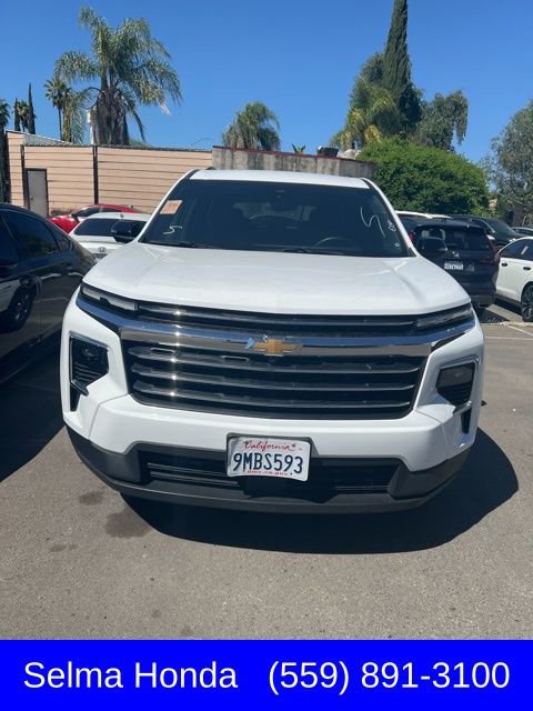 Used 2024 Chevrolet Traverse LT image 1