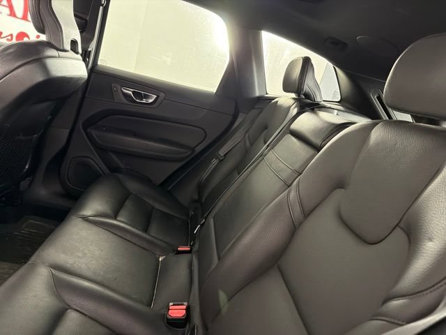Used 2020 Volvo XC60 T5 Momentum FWD image 13