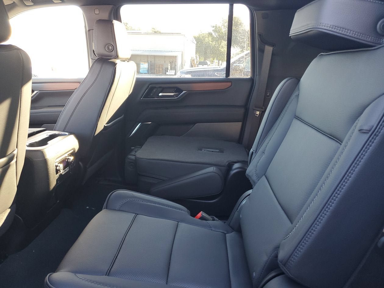 New 2026 GMC Yukon XL Denali w/ Sun & Power Step Package RWD image 11