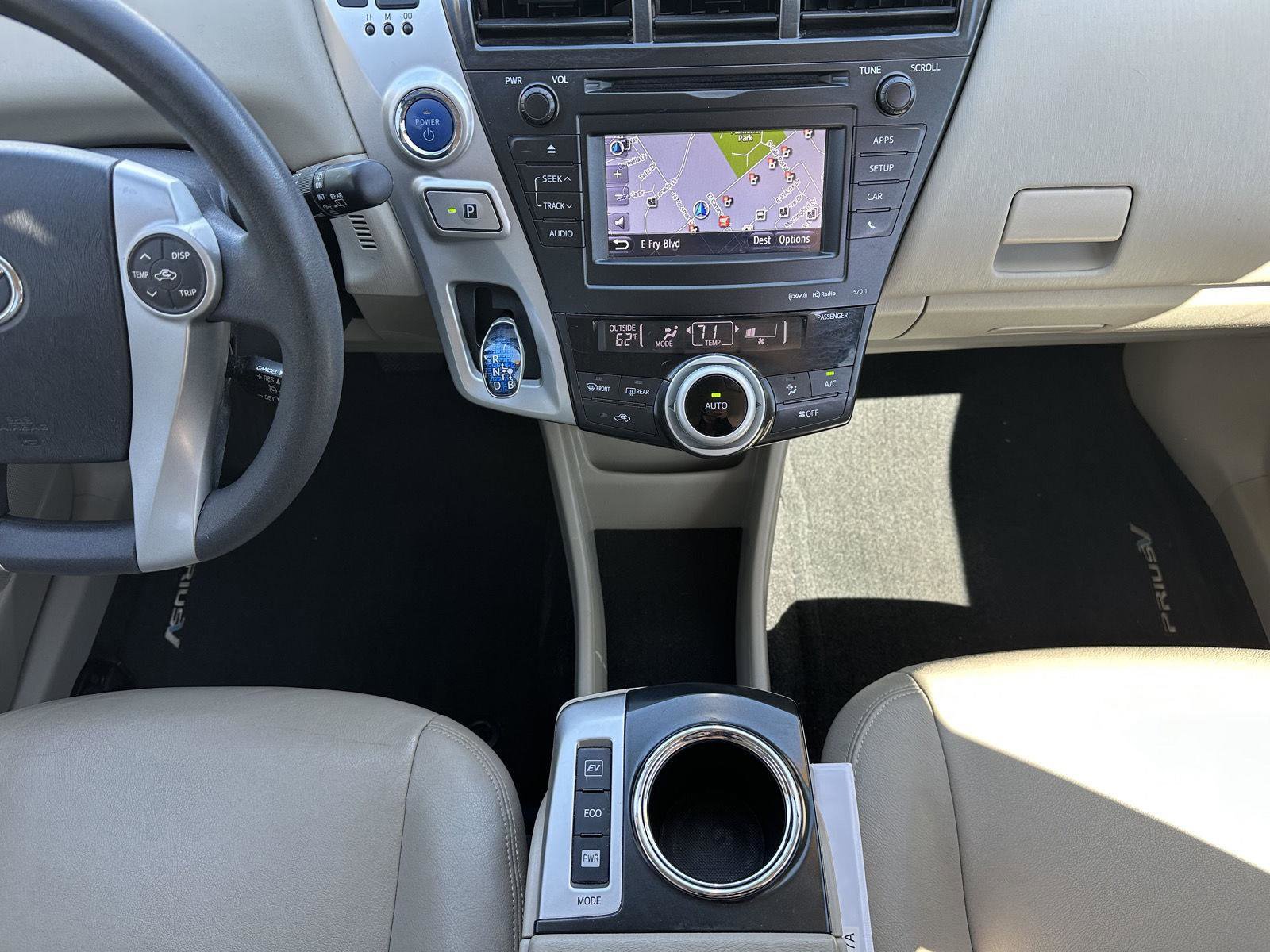 Used 2014 Toyota Prius V Three image 25