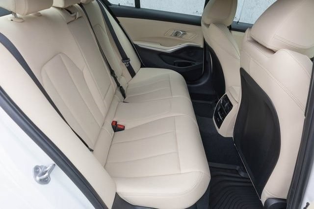 New 2025 BMW 330i xDrive Sedan w/ Premium Package AWD/4WD image 19
