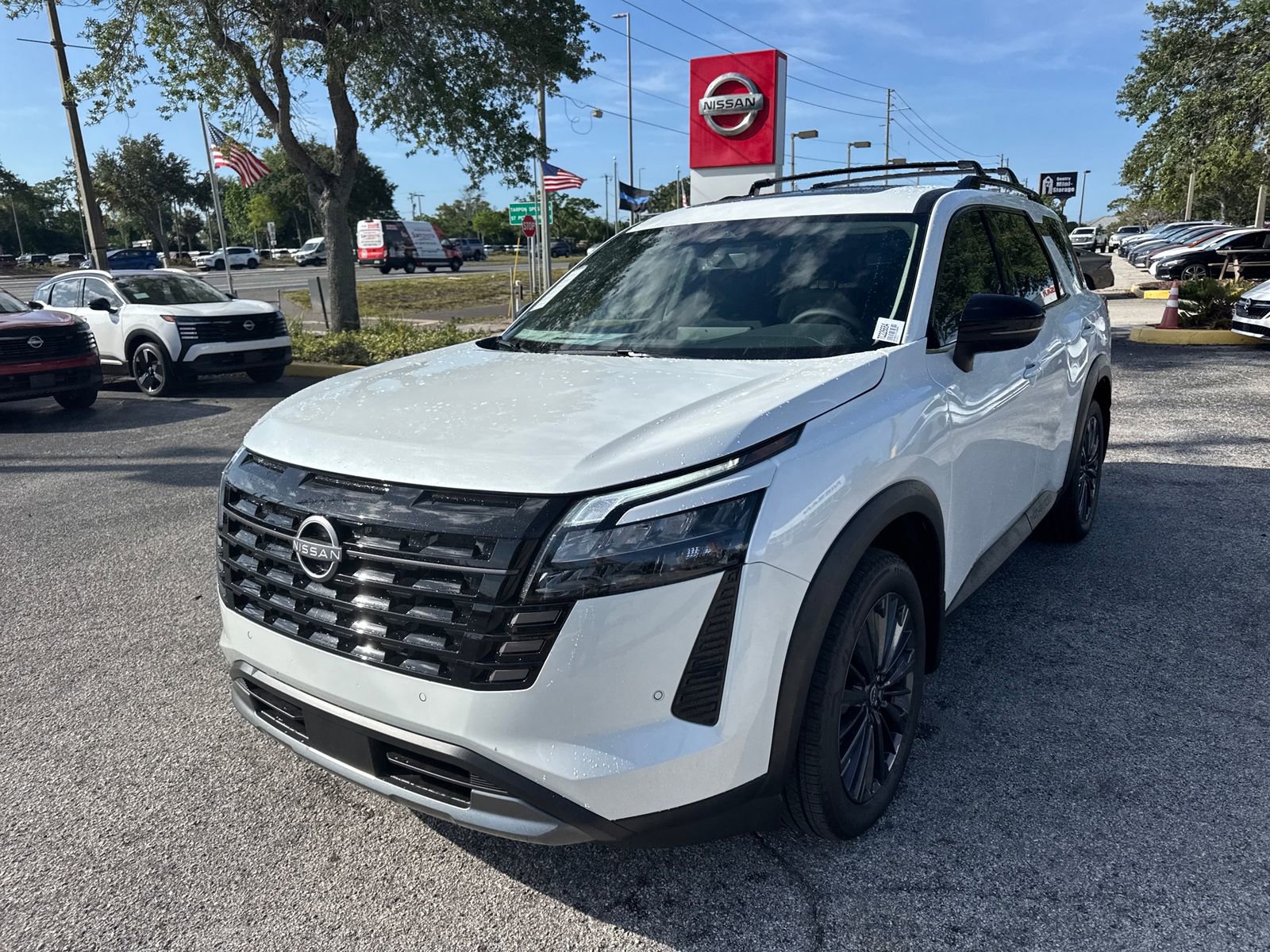 New 2026 Nissan Pathfinder SL FWD image 3