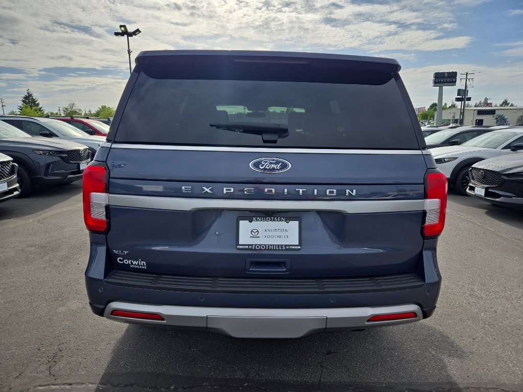 Used 2023 Ford Expedition XLT AWD/4WD image 6