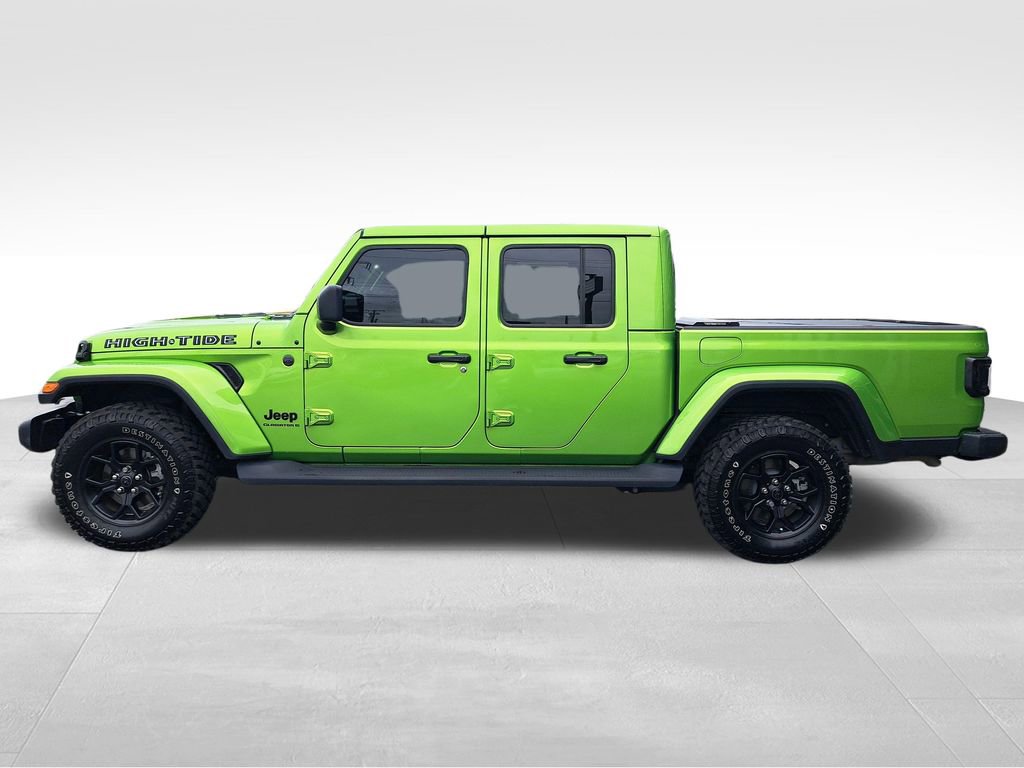 Used 2025 Jeep Gladiator Sport AWD/4WD image 2