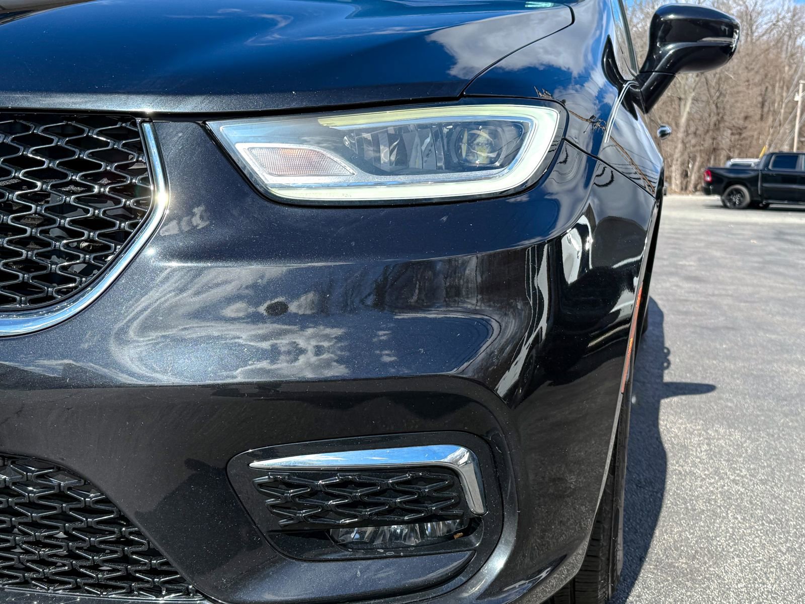 Used 2021 Chrysler Pacifica Touring-L image 4