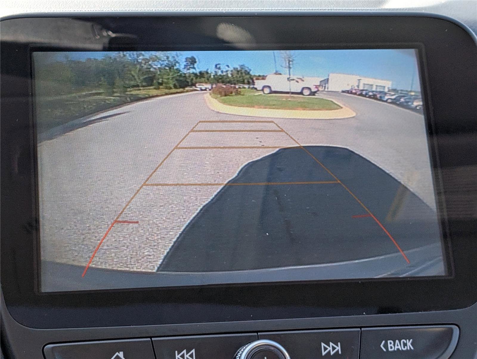 Used 2018 Chevrolet Equinox LT w/ Sun & Infotainment Package image 28