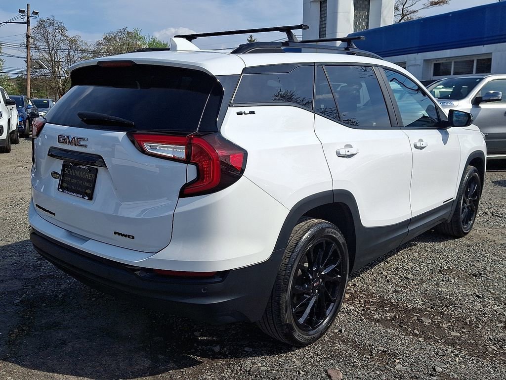 Used 2023 GMC Terrain SLE w/ Driver Convenience Package image 7