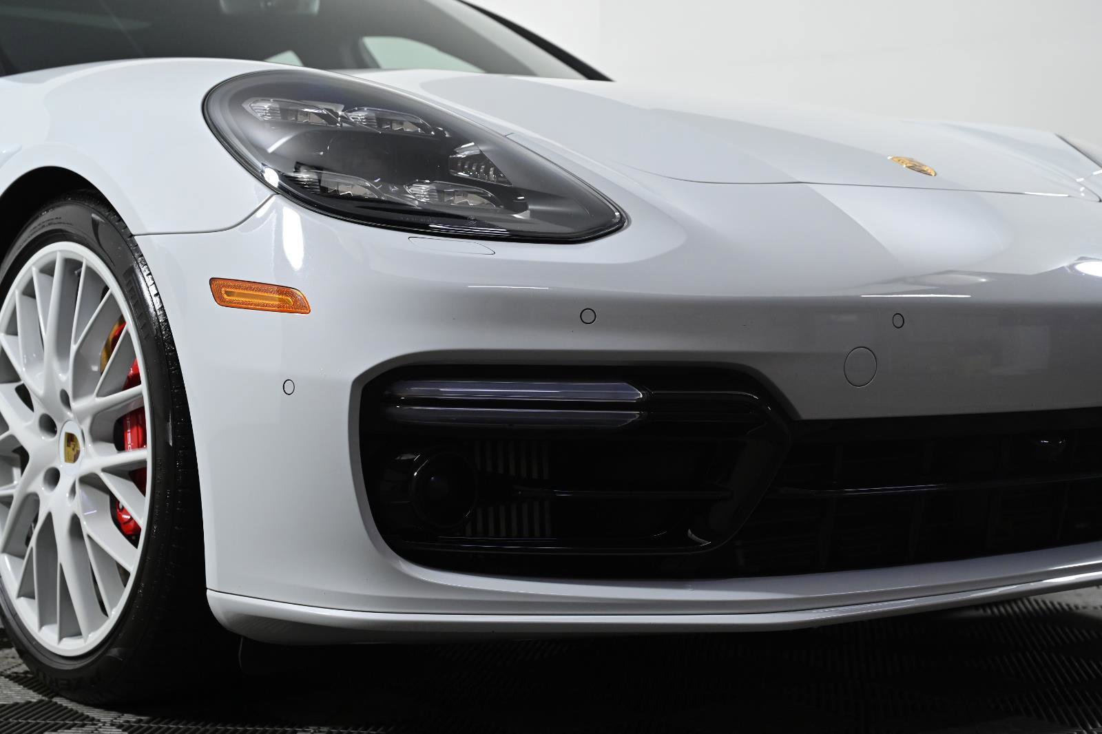Used 2020 Porsche Panamera GTS image 4