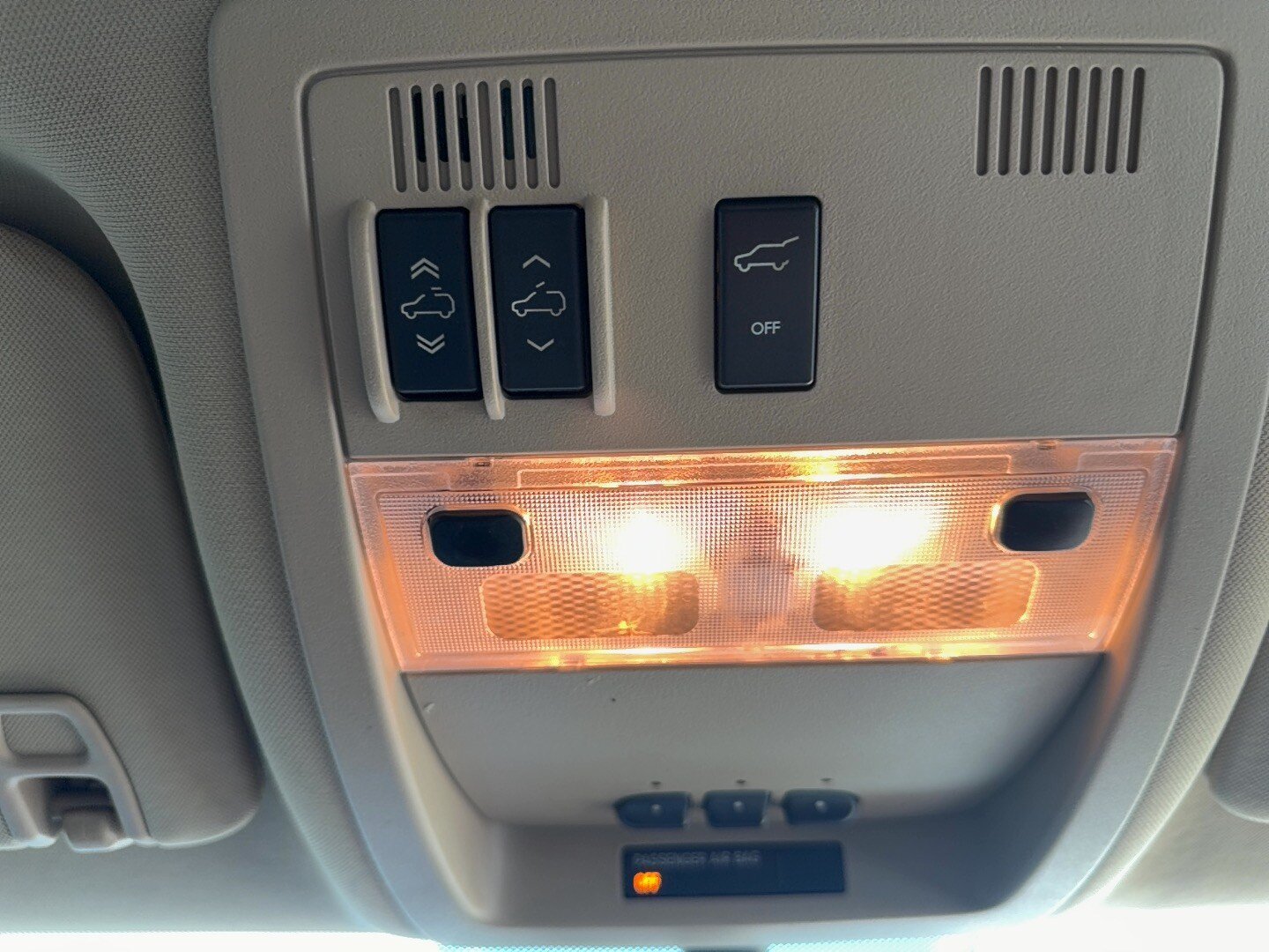Used 2012 Chevrolet Suburban LTZ AWD/4WD image 12