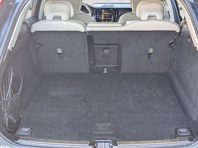 Used 2021 Volvo XC60 T8 Inscription image 6