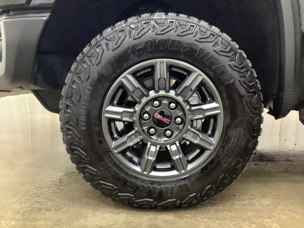 Used 2025 GMC Sierra 1500 AT4X image 30