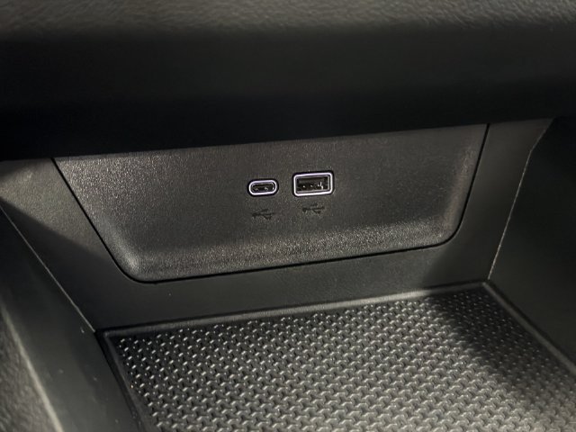 New 2027 Chevrolet Equinox RS w/ Safety and Technology Package FWD image 32