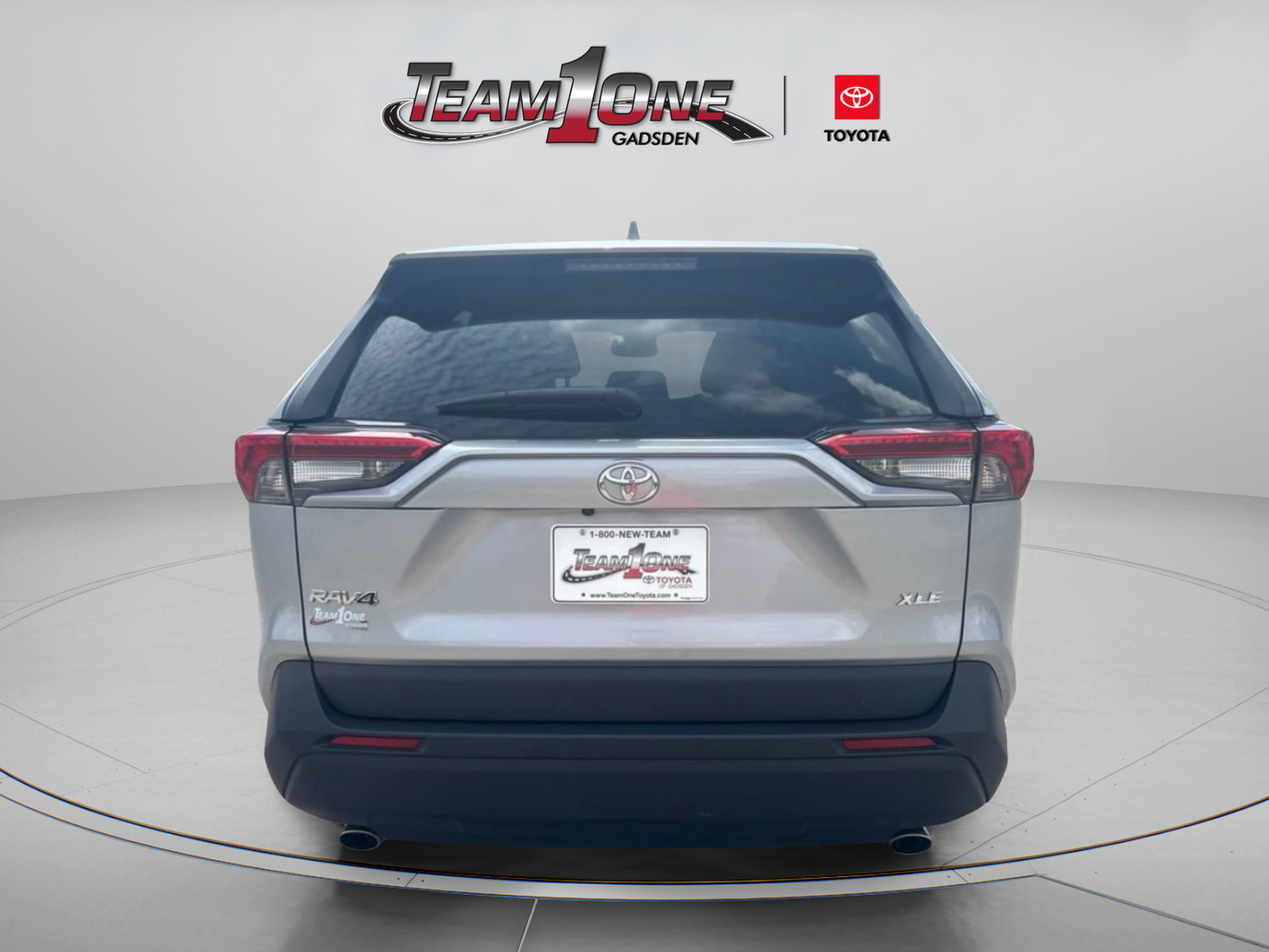 Used 2024 Toyota RAV4 XLE FWD image 6