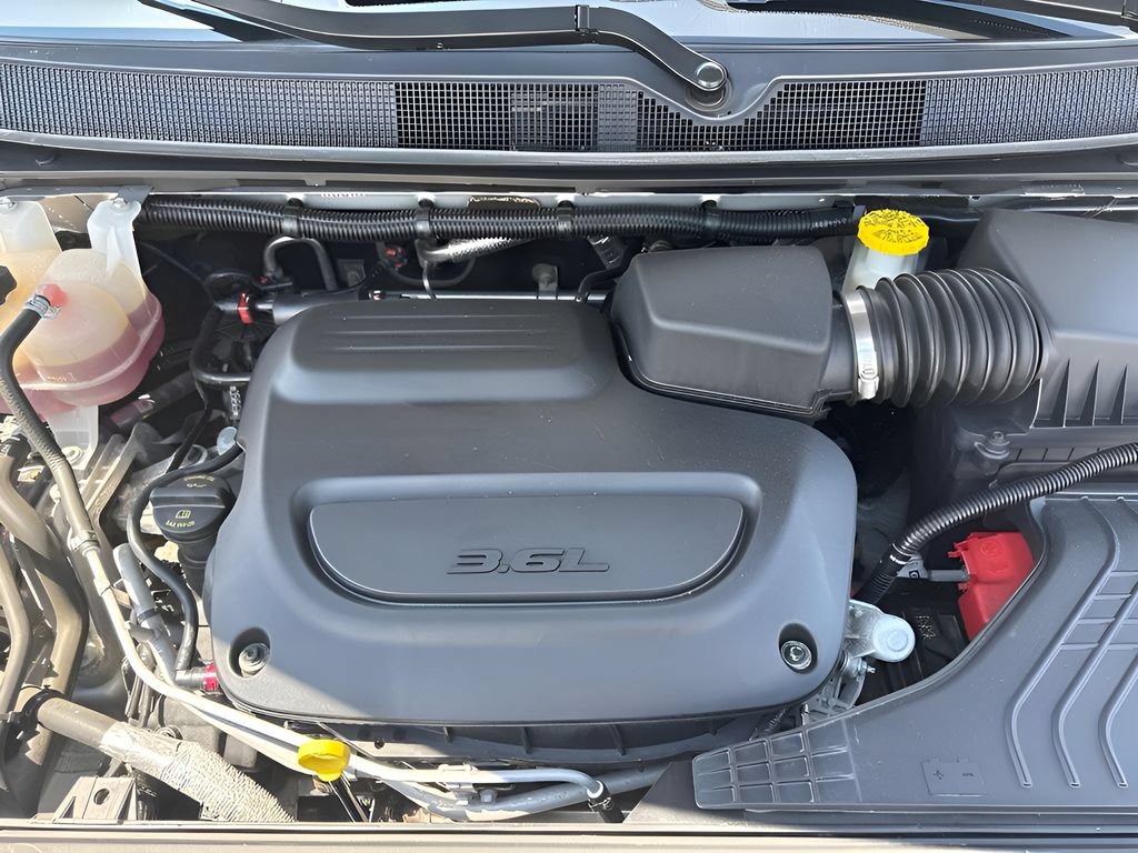 Used 2023 Chrysler Voyager LX FWD image 32