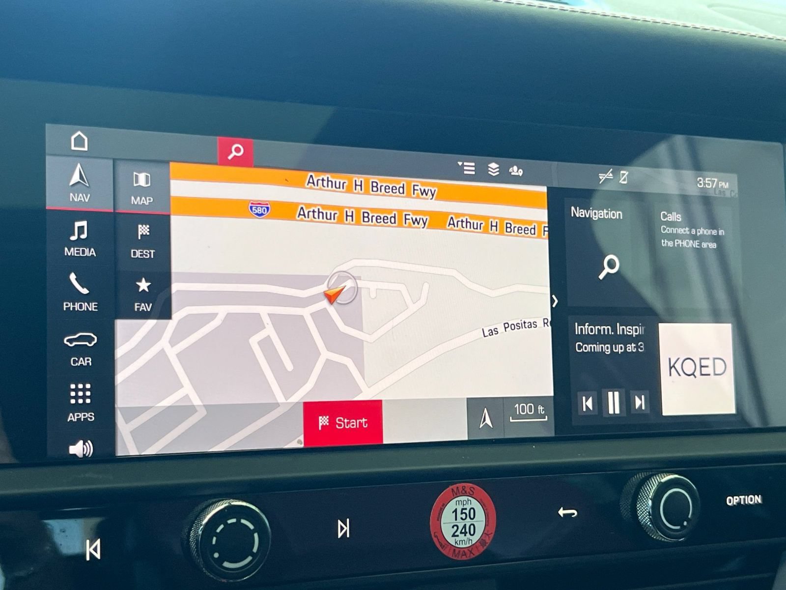 Certified 2023 Porsche Macan Turbo AWD/4WD image 18