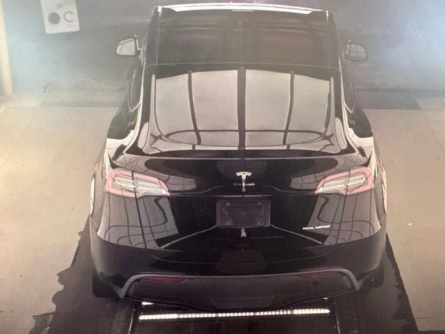 Used 2023 Tesla Model Y Long Range AWD/4WD image 12