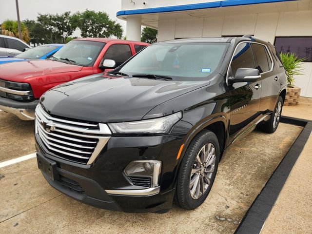Used 2023 Chevrolet Traverse Premier FWD image 3