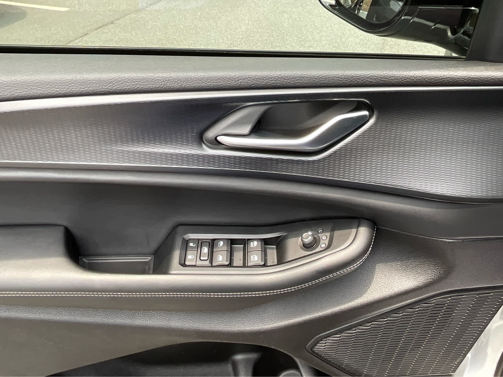 Used 2023 Jeep Grand Cherokee L Laredo RWD image 14