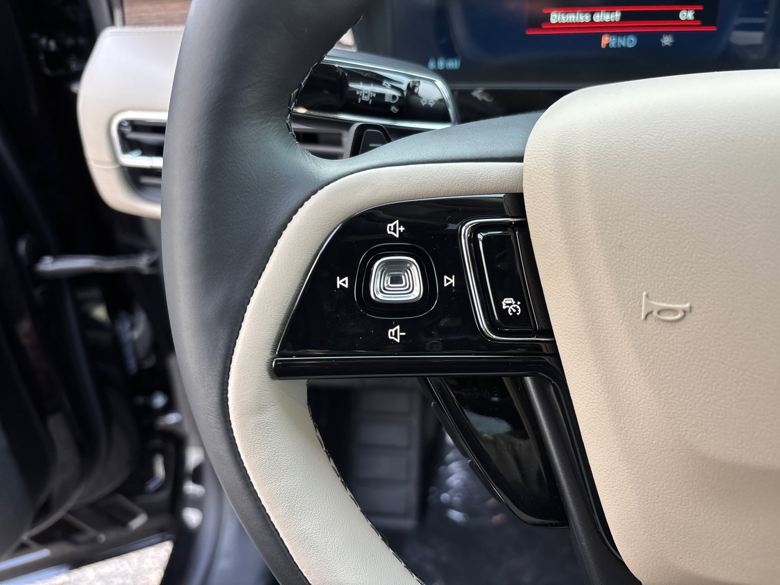 New 2026 Lincoln Corsair Grand Touring image 16