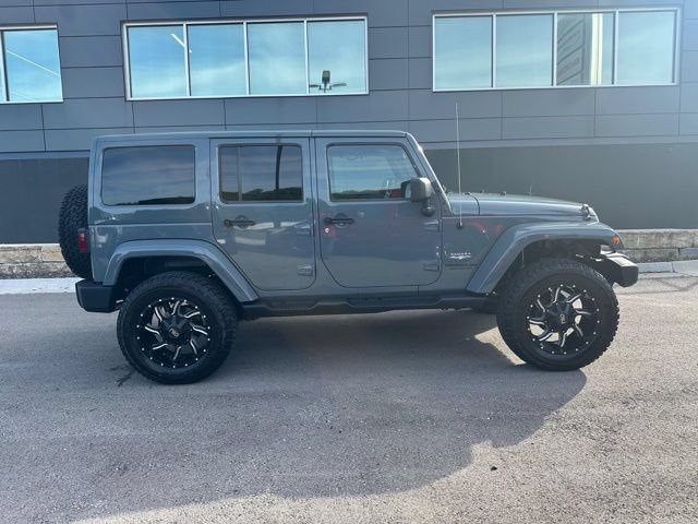 Used 2014 Jeep Wrangler Unlimited Sahara w/ Max Tow Package AWD/4WD image 7