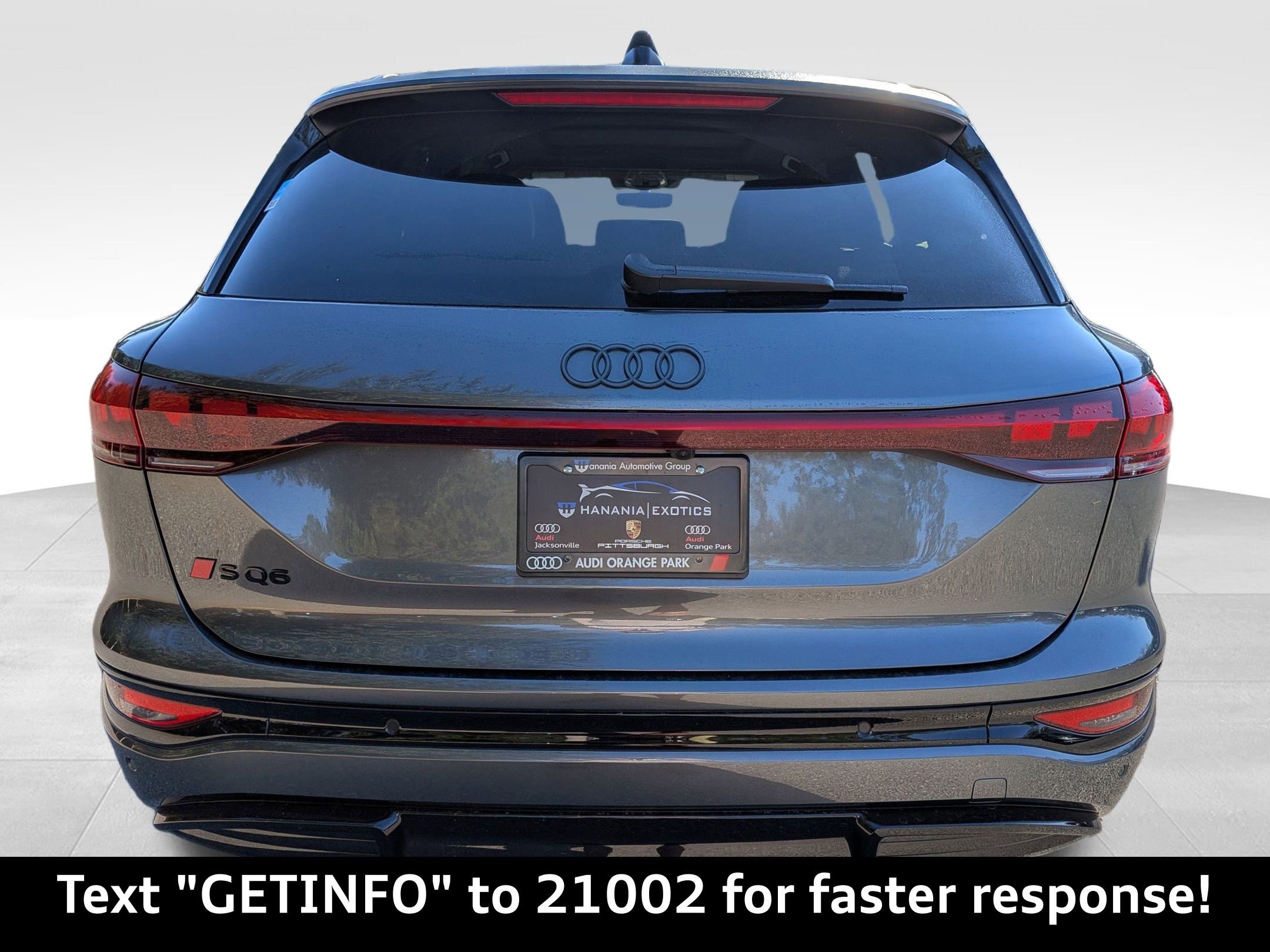 Used 2025 Audi SQ6 e-tron Prestige w/ 21" Black Optic Wheel Package image 5