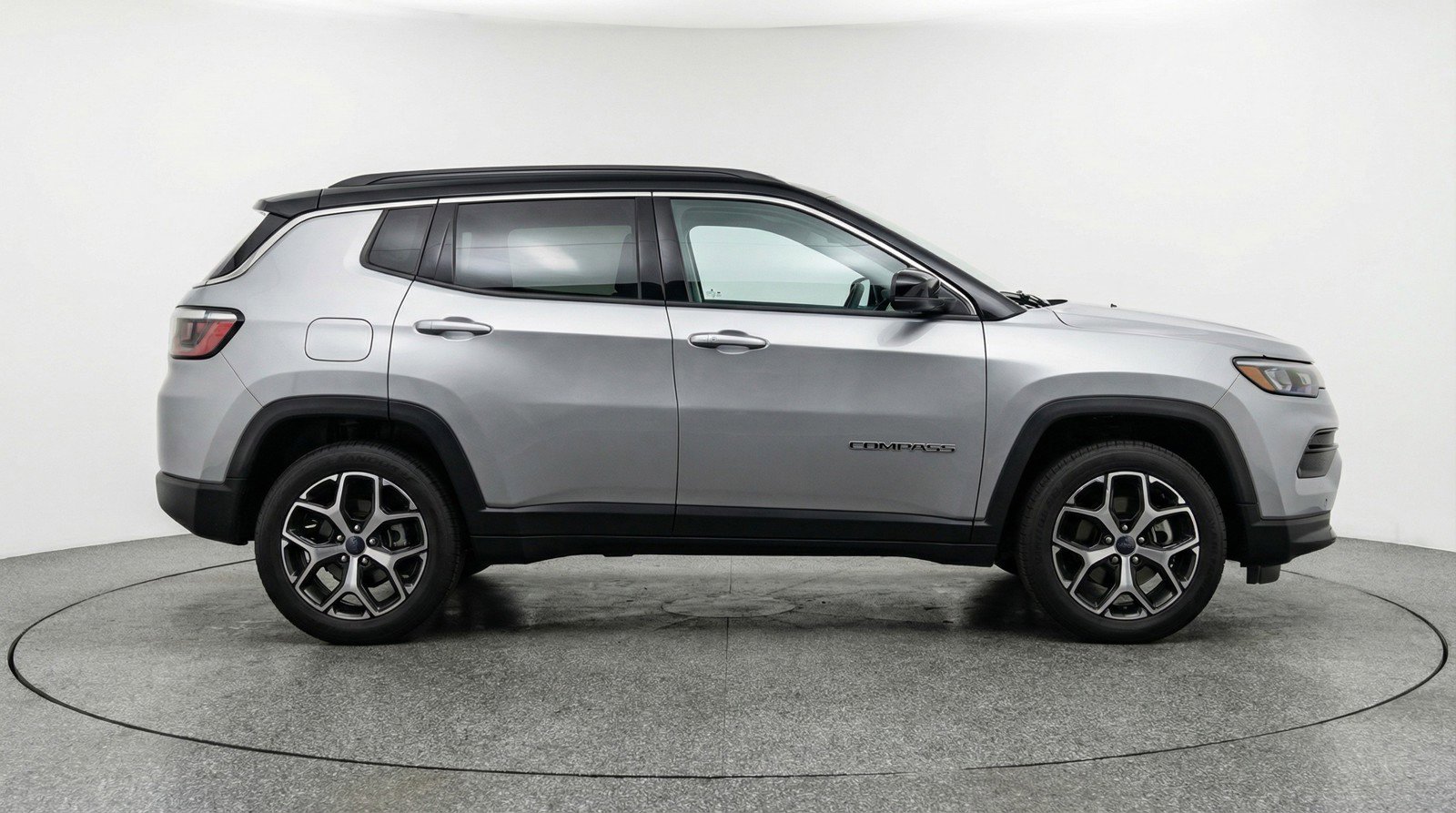 Used 2025 Jeep Compass Limited image 11