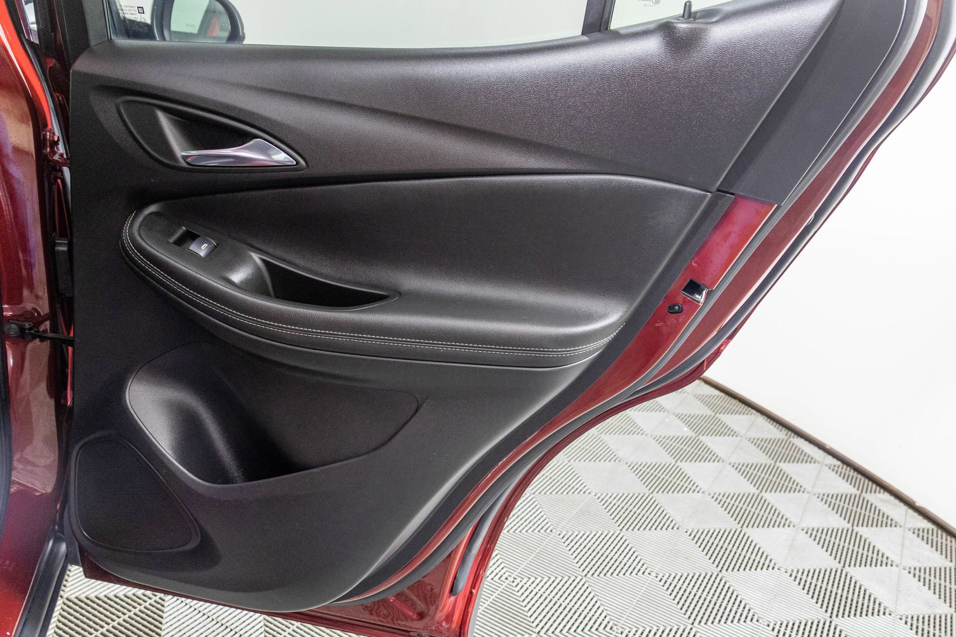 Used 2022 Buick Encore GX Essence w/ Experience Buick Package image 43