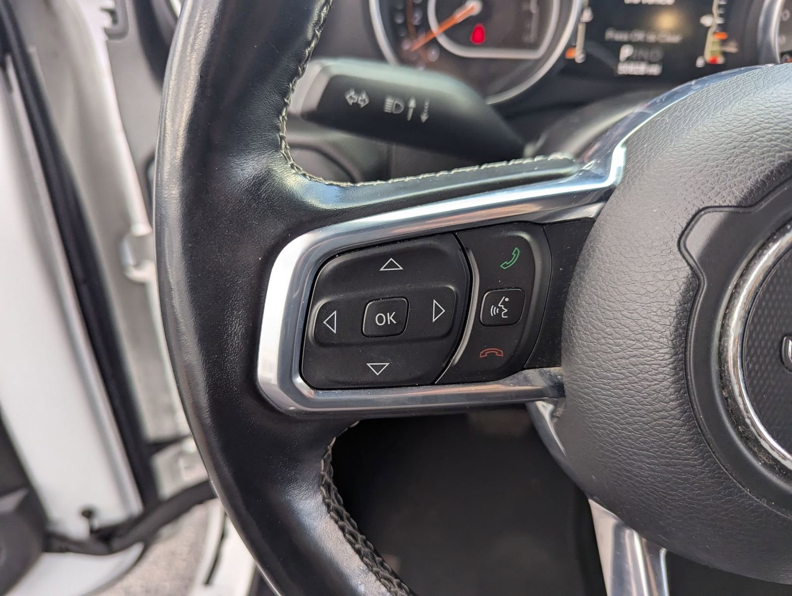 Used 2020 Jeep Wrangler Unlimited Sahara image 10