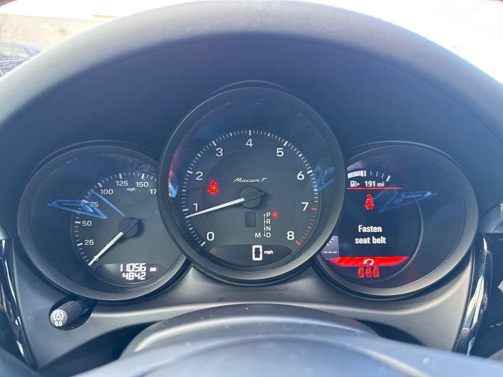Used 2025 Porsche Macan Base image 15