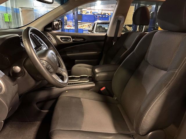 Used 2020 Nissan Pathfinder SV FWD image 16