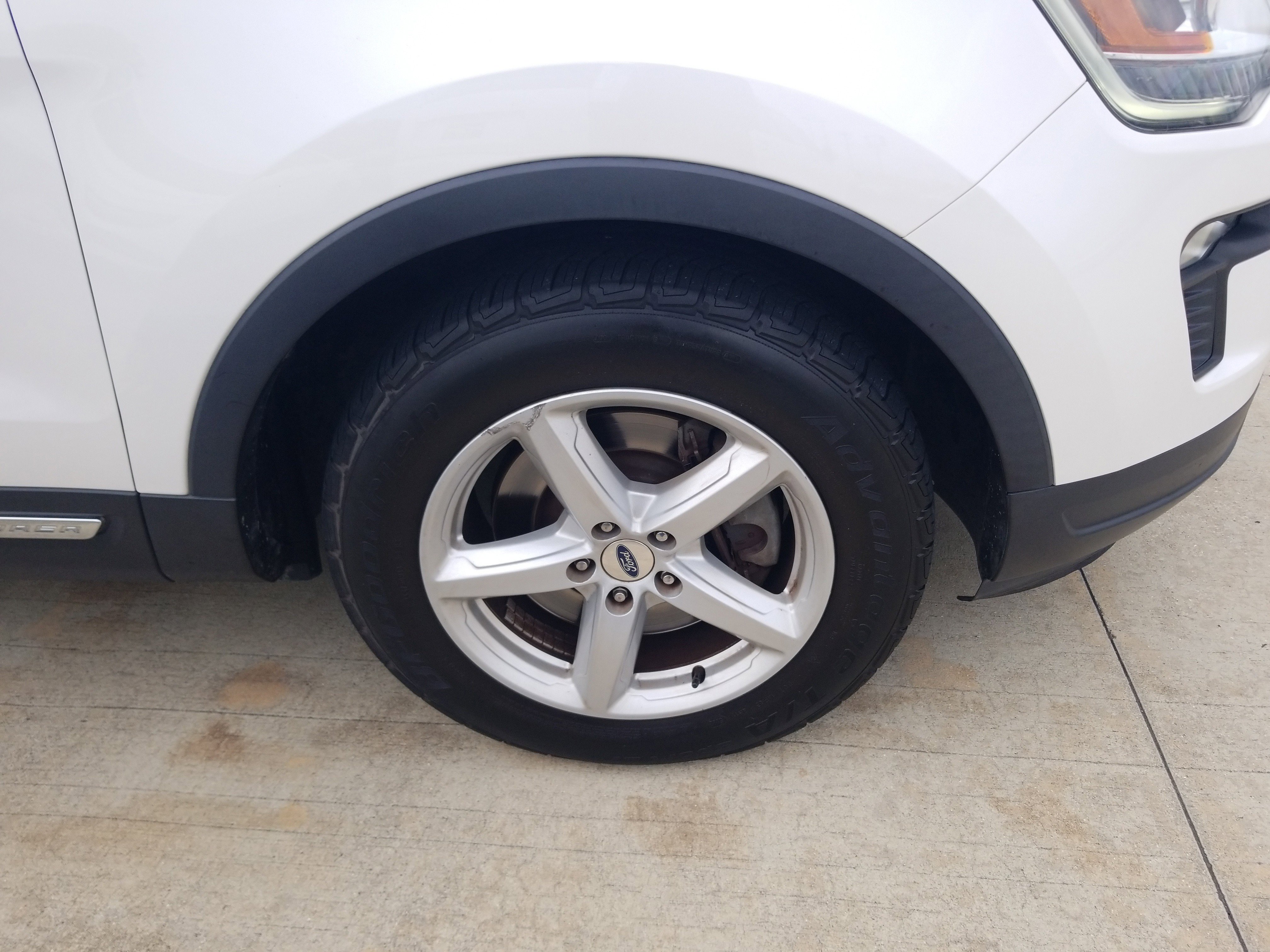 Used 2019 Ford Explorer XLT w/ Equipment Group 201A FWD image 22