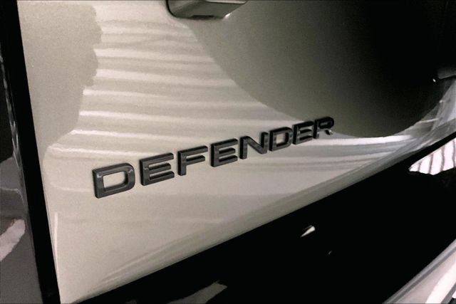 Certified 2025 Land Rover Defender 130 X-Dynamic SE AWD/4WD image 7
