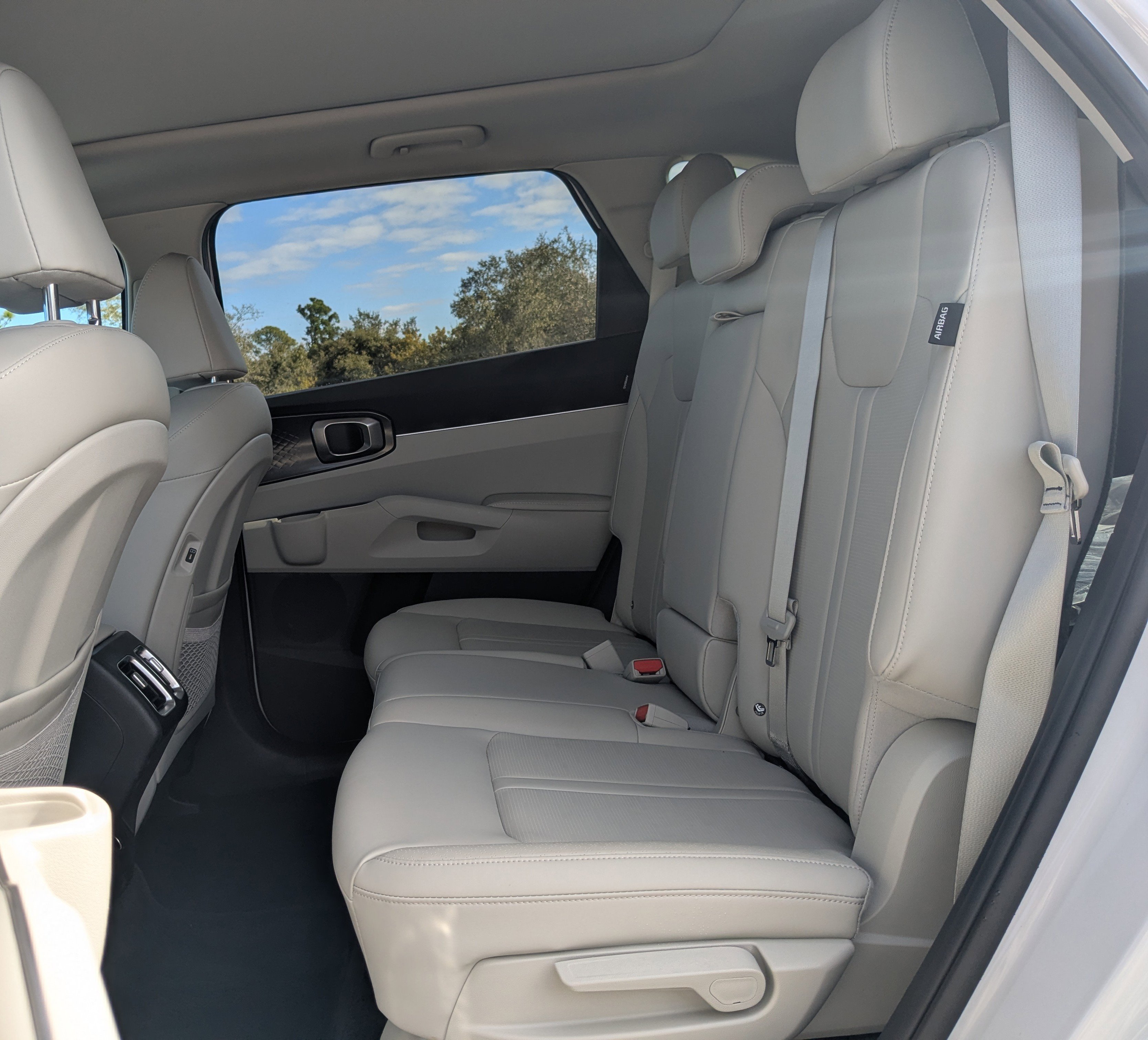 Certified 2025 Kia Sorento S w/ Panoramic Sunroof Package image 17
