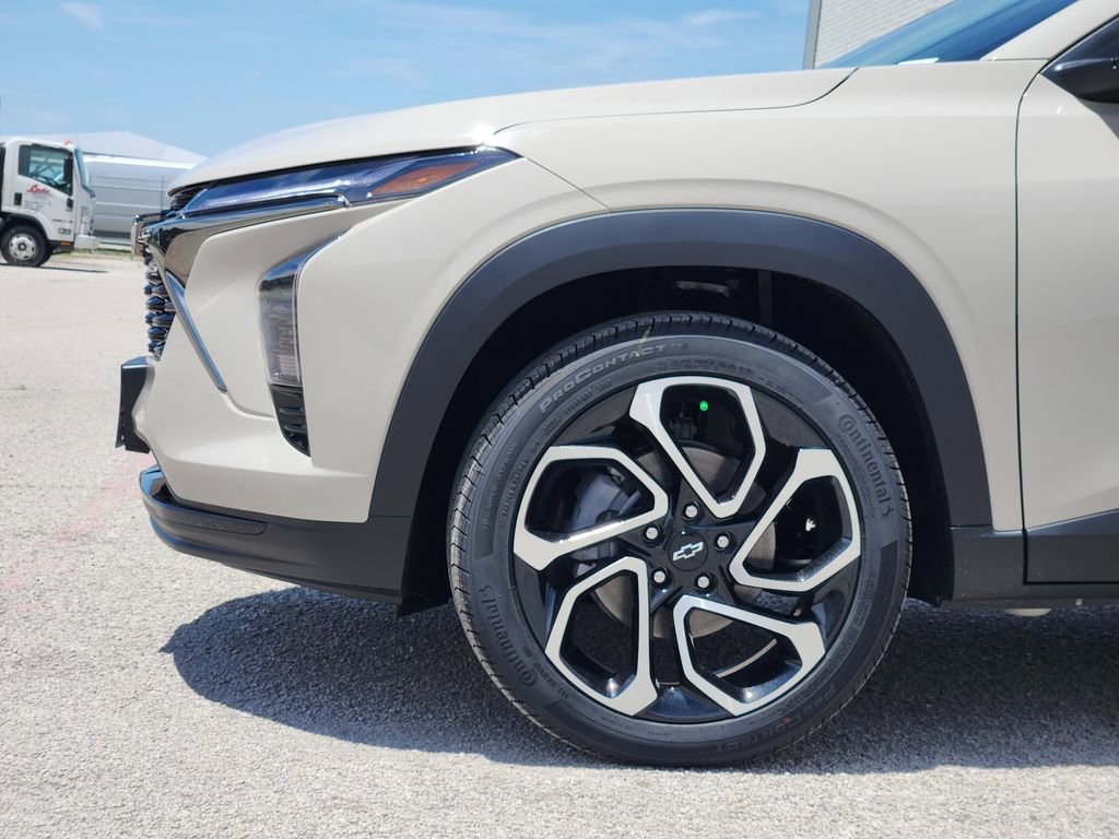 New 2026 Chevrolet Trax RS w/ Driver Confidence Package FWD image 5