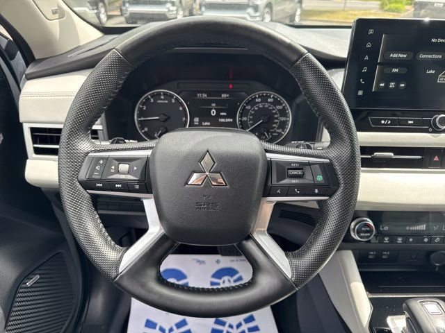 Used 2025 Mitsubishi Outlander SE AWD/4WD image 18