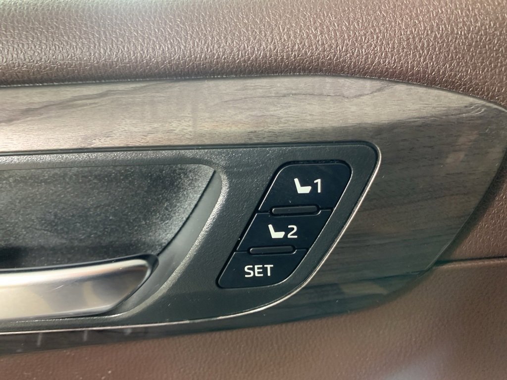 Used 2022 Toyota Highlander Platinum image 18