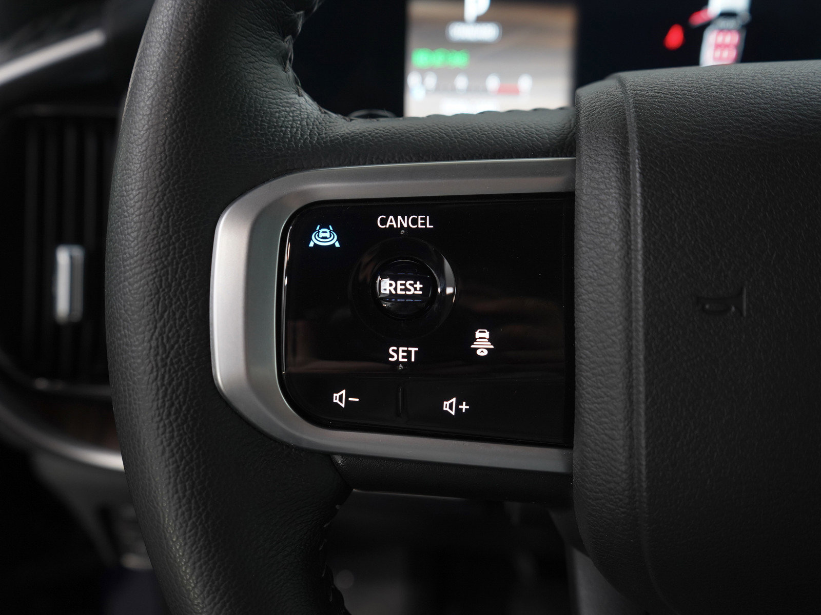 Used 2025 Nissan Armada SL AWD/4WD image 18