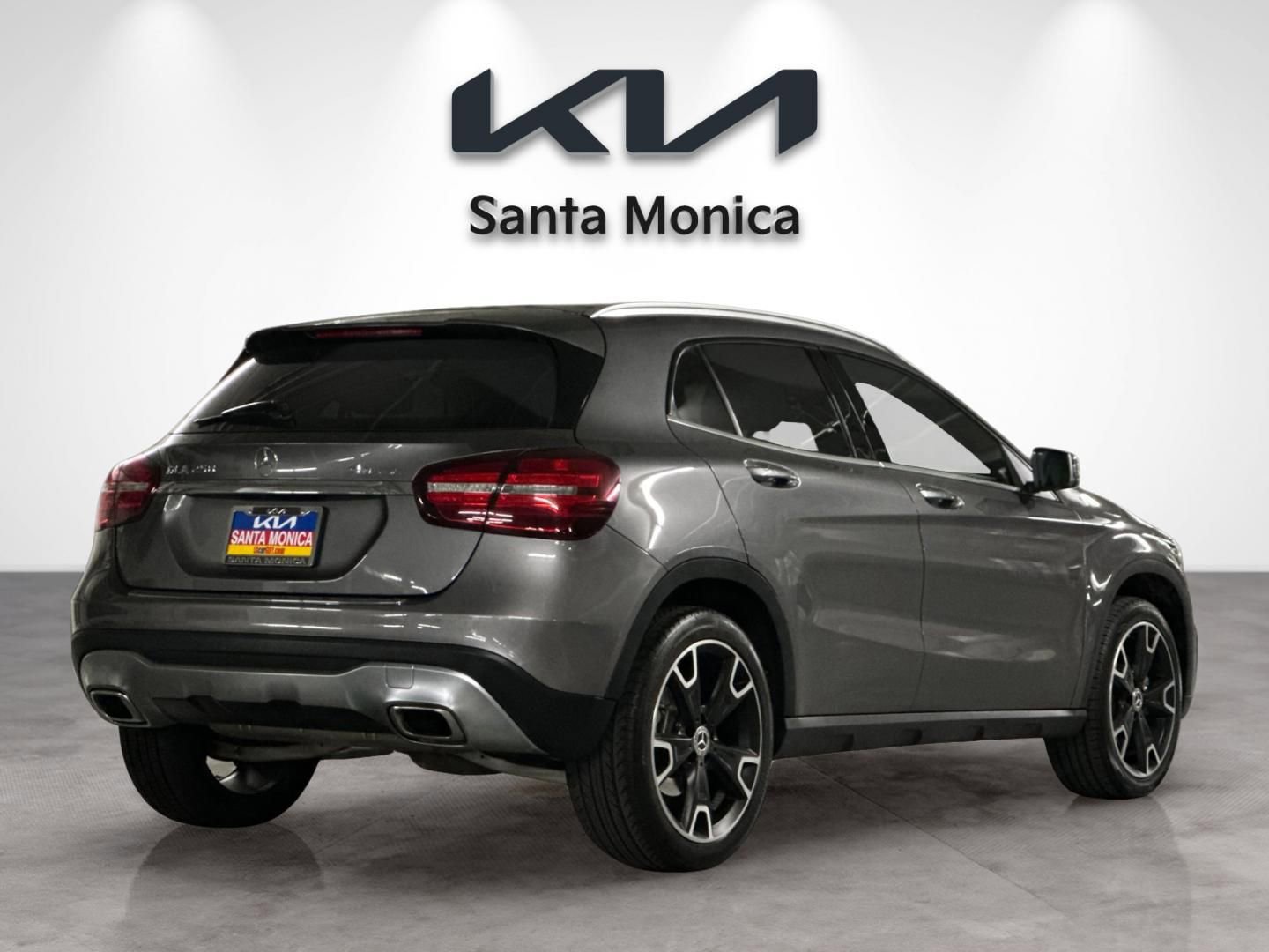 Used 2019 Mercedes-Benz GLA 250 4MATIC w/ Premium Package image 6