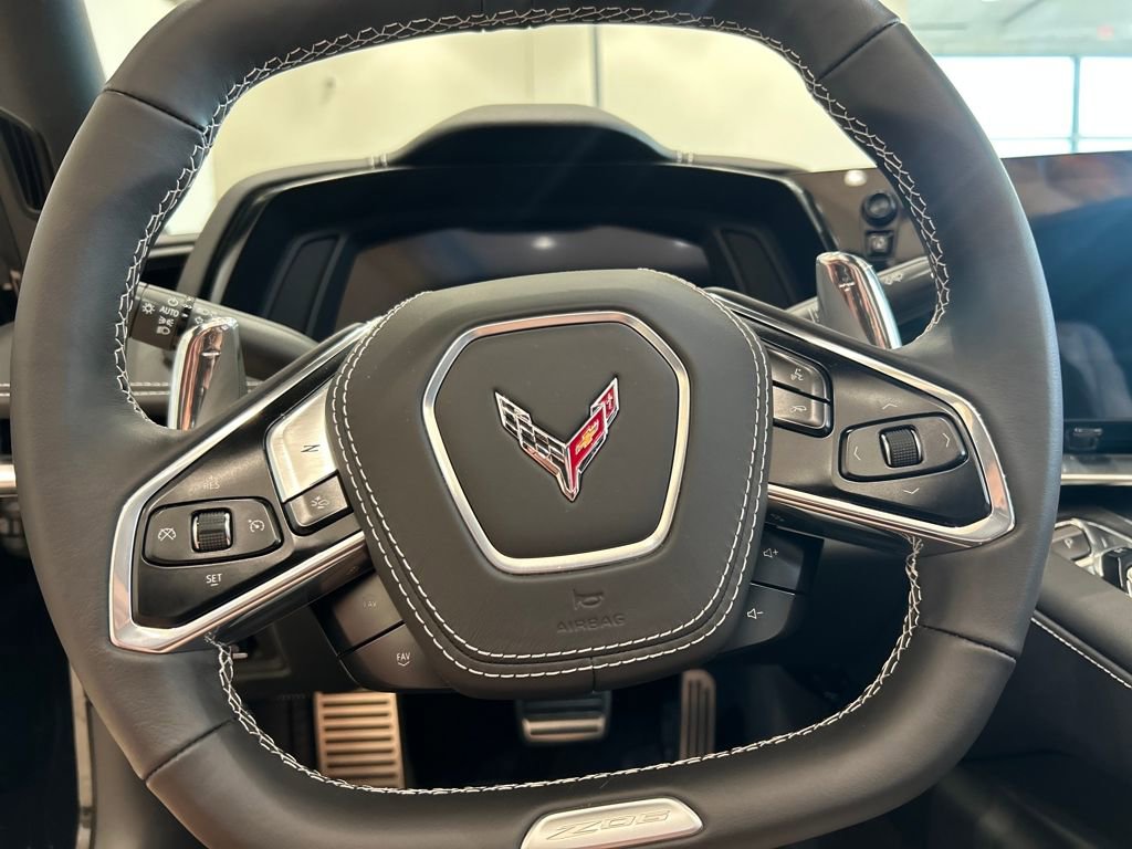 Used 2025 Chevrolet Corvette Z06 image 13
